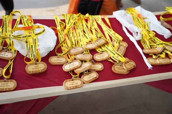 Finisher medals waiting at the line