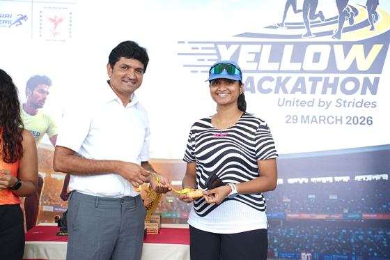 Collecting the winner&rsquo;s trophy
